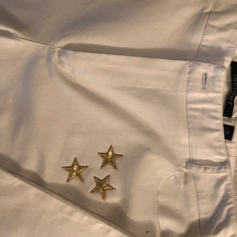 White relaxed shaped pants with fun gold stars - Picture 5 of 8